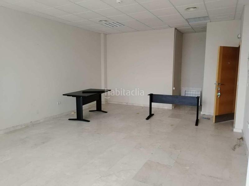 Foto 10b20e29-237f-4545-9761-2e6a7c0a88bd. Parking voiture dans Barrios (Los)