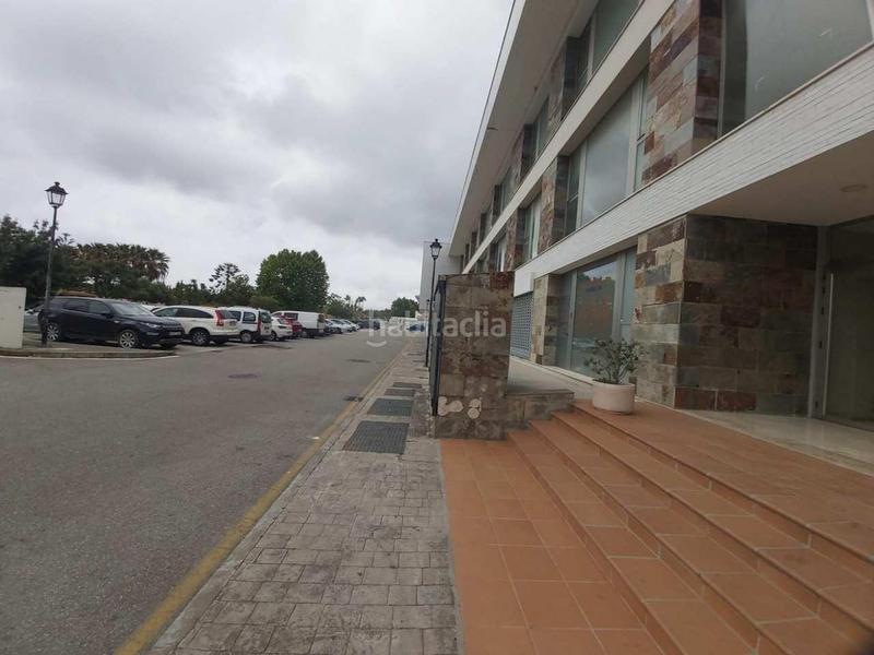 Foto 473d4277-9f98-4dda-a86a-4f0b941570ee. Parking voiture dans Barrios (Los)