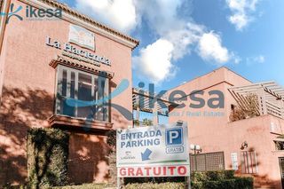 Business premise in Islantilla Golf. Venta de locales en el centro comercial de islaantilla, huelva