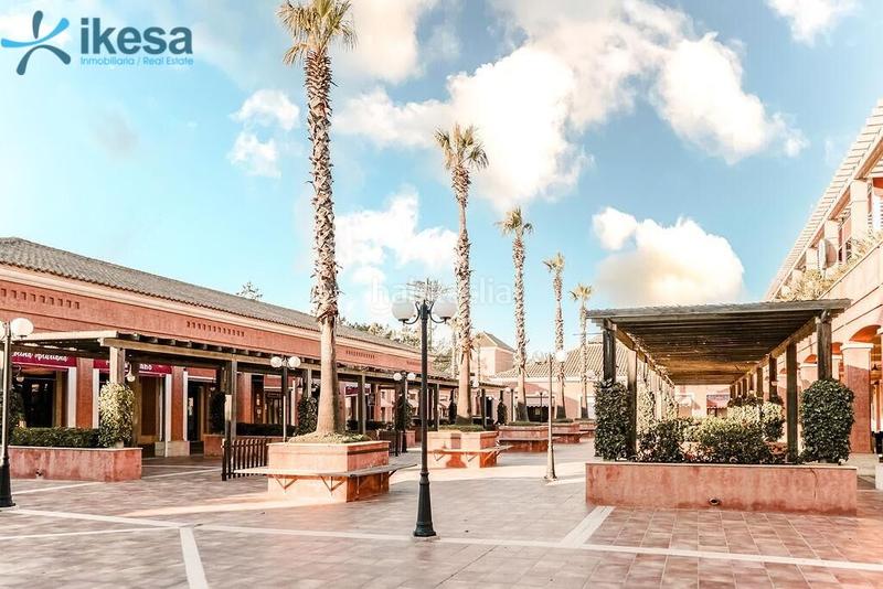 Foto 78585174-e398-42a9-be47-6f11f0e59ea1. Locale commerciale in Islantilla golf Islantilla