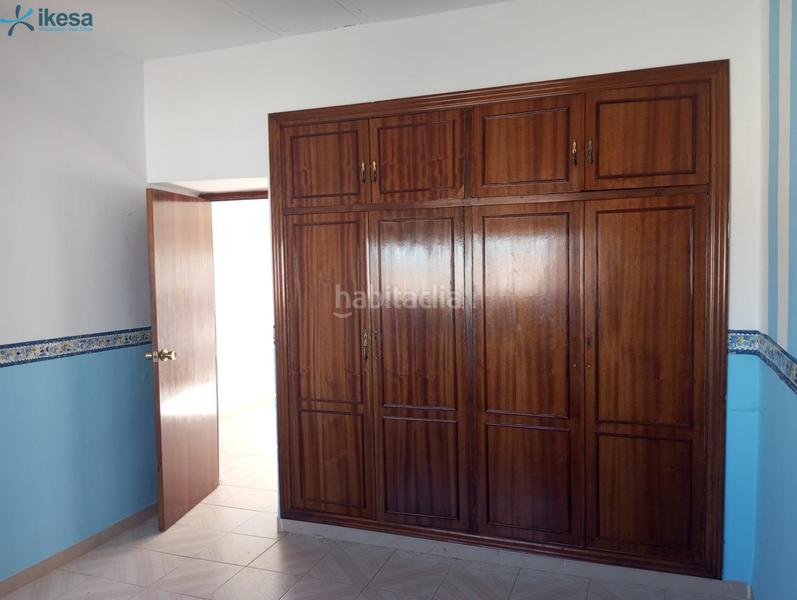 Foto d3d55377-fe55-4c86-a259-14abc30d8631. Casa adossada a Azuaga