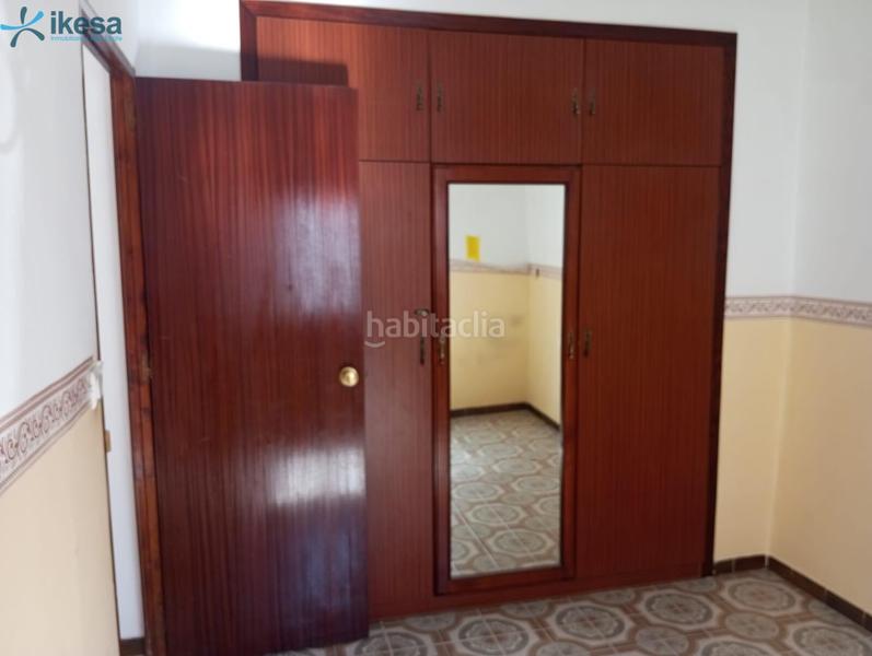 Foto f46599ff-a65e-4fd9-bbe3-9dd7e05de116. Casa adossada a Azuaga