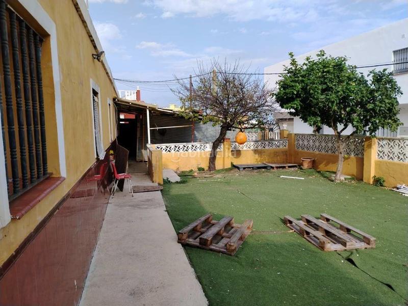 Foto 91f69428-24e8-4035-9c95-2116a0a1bb2d. Chalet espaciosa casa unifamiliar en la bajadilla en Algeciras