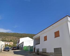 Pis a Algodonales. Venta en cesión de remate  vivienda en algodonales