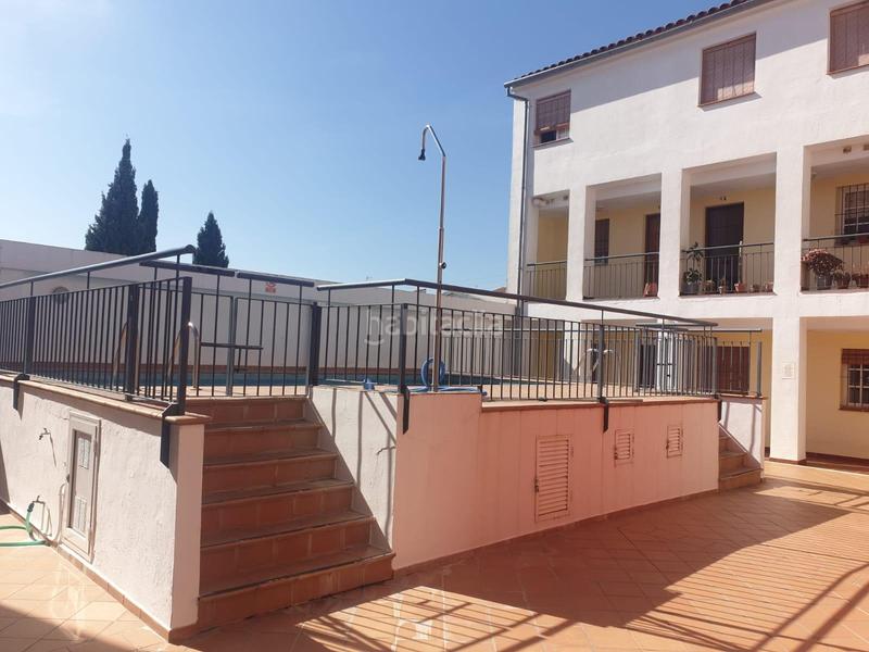 Foto 0c23bdca-0289-41b3-9ba8-008217456c7a. Aparcament cotxe a Cazalla de la Sierra