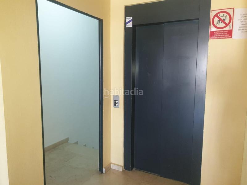 Foto 2fb4c432-7b54-4e5b-a735-5956a39cad54. Aparcament cotxe a Cazalla de la Sierra