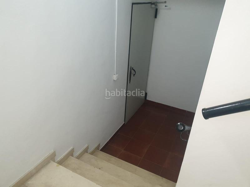 Foto 398ec0bc-9e35-4521-bb93-f0c19553fb29. Aparcament cotxe a Cazalla de la Sierra