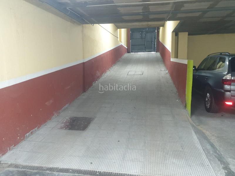 Foto fce5bc9b-1683-4c22-944e-d62802bde5d2. Aparcament cotxe a Cazalla de la Sierra