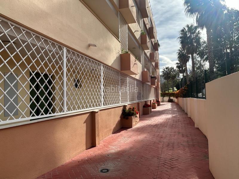 Foto 9294d515-cee3-4693-ad06-7cd21605fe4a. Parking coche vente de plaza de garaje , málaga. en Torremolinos