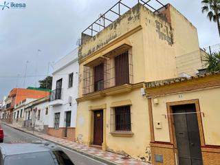 Maison jumelée à Hacienda la Cartuja. Venta de casa adosada en camino viejo  tomares sevilla