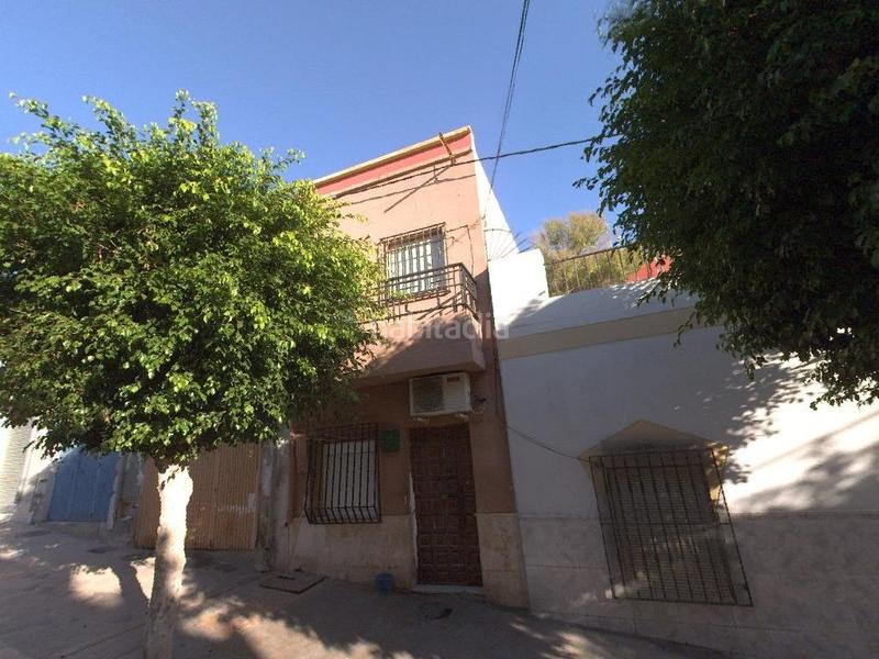 Foto 2c5d8a75-dcb5-4e51-b501-623e9d6a5296. Casa adosada venta de adosado sin posesión en almeria en Almería