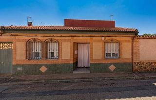 Casa aparellada a Malagón. Venta de casa sin posesión en malagón ciudad real