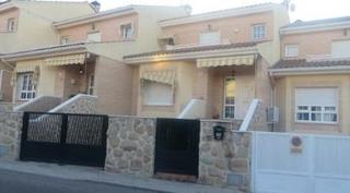 Casa adossada a Yuncos. Venta de adosado sin posesión en yuncos toledo
