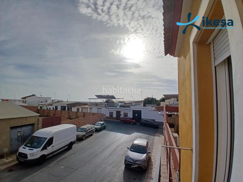 Foto 0ffccd73-25e9-4367-a1c7-8b9a392932ec. Casa adossada a Almonte Almonte