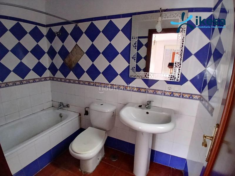 Foto 16ce8c11-c12b-4cb5-aeea-f70423ecfaba. Casa adossada a Almonte Almonte