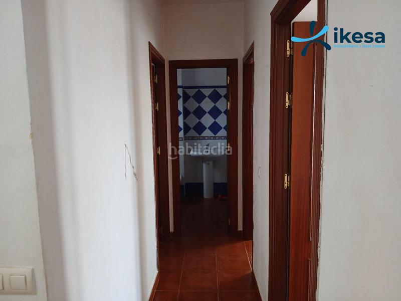 Foto 1c48dde8-fb60-450e-b8bc-649a3ec2f44d. Casa adossada a Almonte Almonte