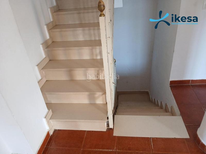 Foto 2f9c587d-52c1-49e0-8329-fd6eddc06aa9. Casa adossada a Almonte Almonte