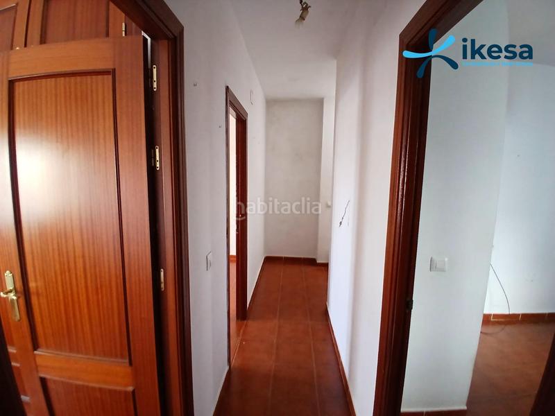 Foto f2ea3143-5344-4e7d-b3a5-7f4486286c5a. Casa adossada a Almonte Almonte