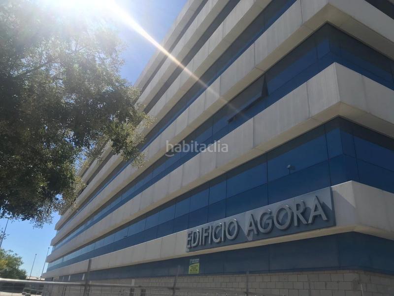 Foto b01295f4-5300-43b3-988b-9399cfd53911. Autoparkplatz in Palmete Sevilla