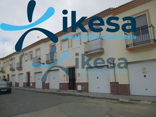 Casa adossada a Rociana del Condado. Venta de casa adosada en rociana del condado, huelva.