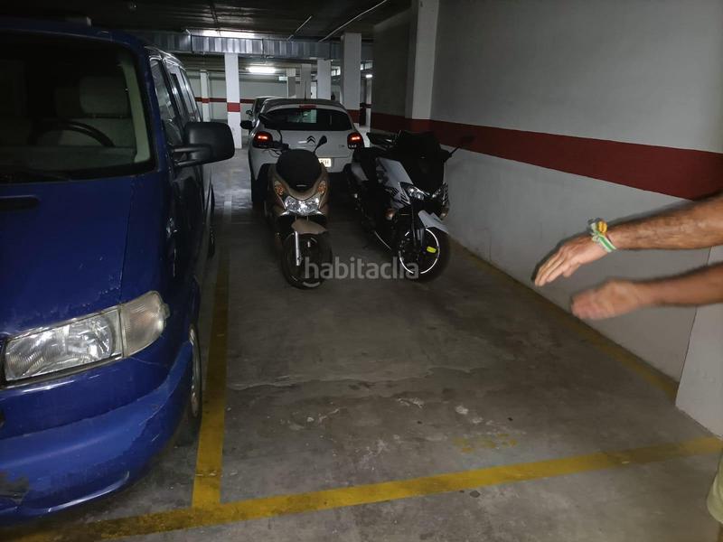 Foto a0fd7e57-9011-4e79-9f80-25172b73e40c. Parking coche en colores - entreparques Sevilla