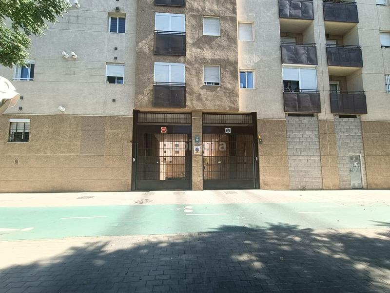 Foto a1cd9504-cf89-46a2-ade8-3e19ac1f1552. Parking coche en colores - entreparques Sevilla