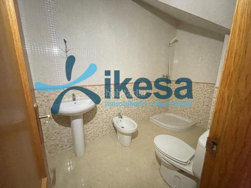 Foto 111121b2-928d-4b51-a043-68382c0a5fc8. Dachwohnung mit parking in Centro ciudad Linares