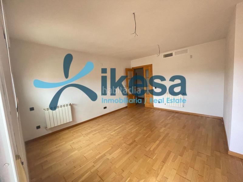 Foto 7203087f-4ff2-414f-aaa5-c96b1c035d97. Dachwohnung mit parking in Centro ciudad Linares