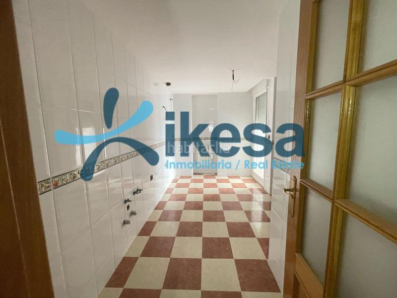 Foto 82e3730d-8ba3-4c25-b08d-08462ea7bad3. Dachwohnung mit parking in Centro ciudad Linares