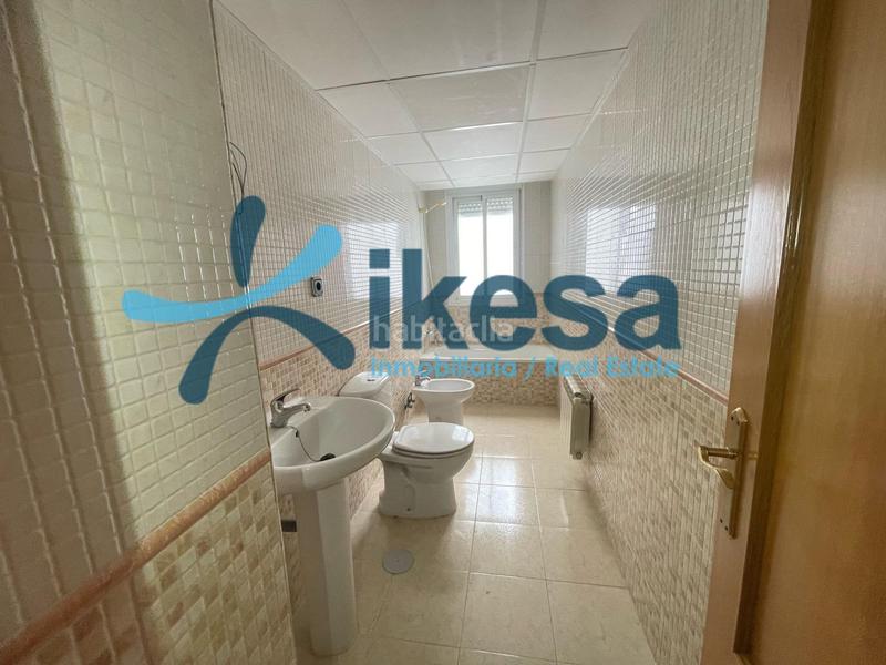 Foto db2e2648-c3aa-4b9d-96c2-93424171c945. Dachwohnung mit parking in Centro ciudad Linares