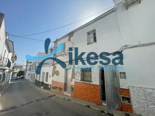 Casa a Sanlúcar la Mayor. Venta de casa unifamiliar independiente en sanlúcar la mayor