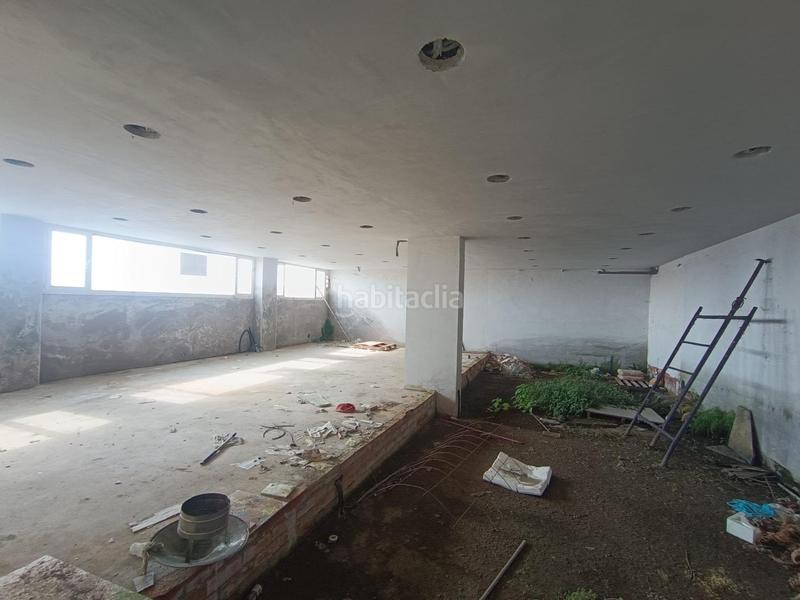 Foto 1a8dc984-ce6a-42d8-9cfa-f26d1713e577. Locale commerciale in calle trapero pardo 18 in Foz