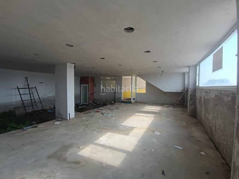 Foto 903b0982-fc43-43b2-b96d-0a2284f1edb4. Locale commerciale in calle trapero pardo 18 in Foz