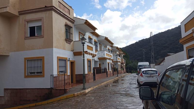 Foto fd0b9ad3-8ac3-4ccf-ad0f-7eba2632948a. Casa con parcheggio in Benaoján