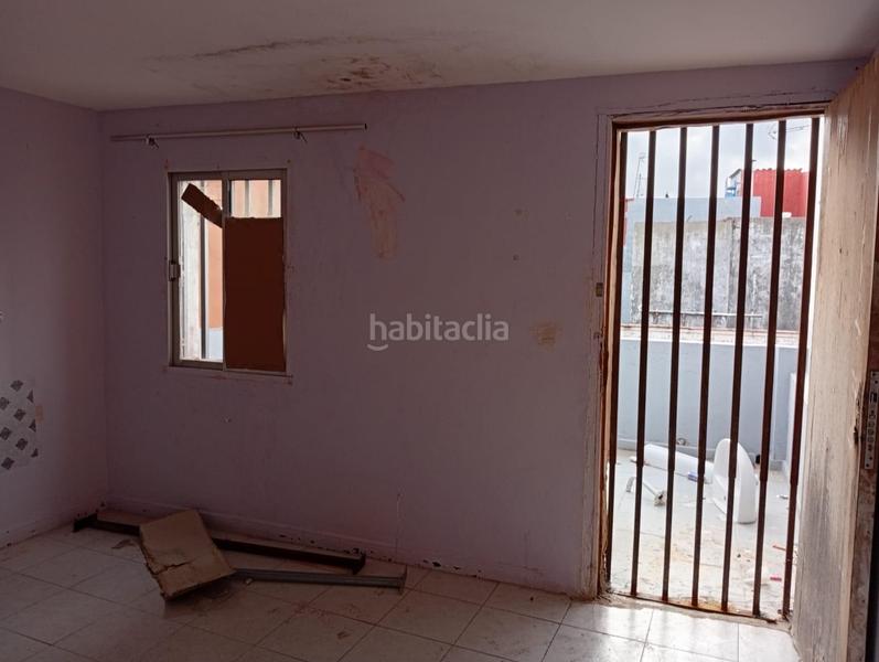 Foto 0a09d47e-5847-4eda-b024-488ff58da126. Piso casa con ocupas en Bajadilla - Fuente Nueva Algeciras