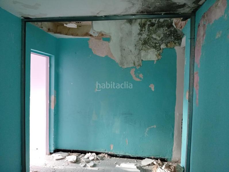 Foto f5ae8015-67df-4b93-984d-12f469c56c65. Piso casa con ocupas en Bajadilla - Fuente Nueva Algeciras