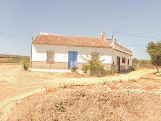 Chalet in Écija. Venta de chalet independiente en isla redonda  écija sevilla