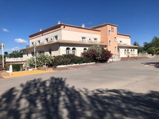 Edifici a Baeza. Venta de hotel ciudad del renacimiento  baeza jaén