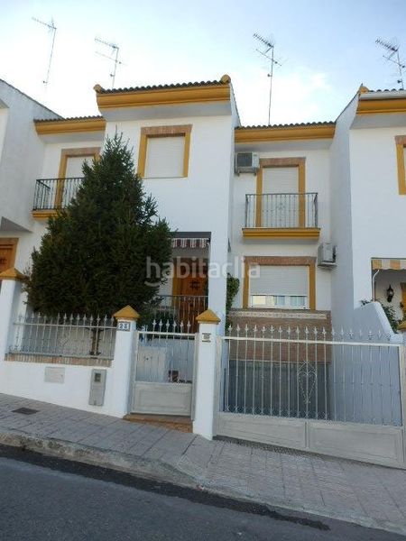 Foto 1c31362c-93e0-4639-a70a-354fc51e27ad. Casa adossada amb aparcament a Mengíbar
