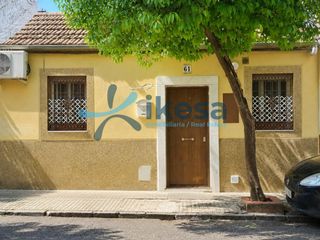 Appartement à Campo de la Verdad - Miraflores. Casa en zona alta del campo de la verdad. para reformar.