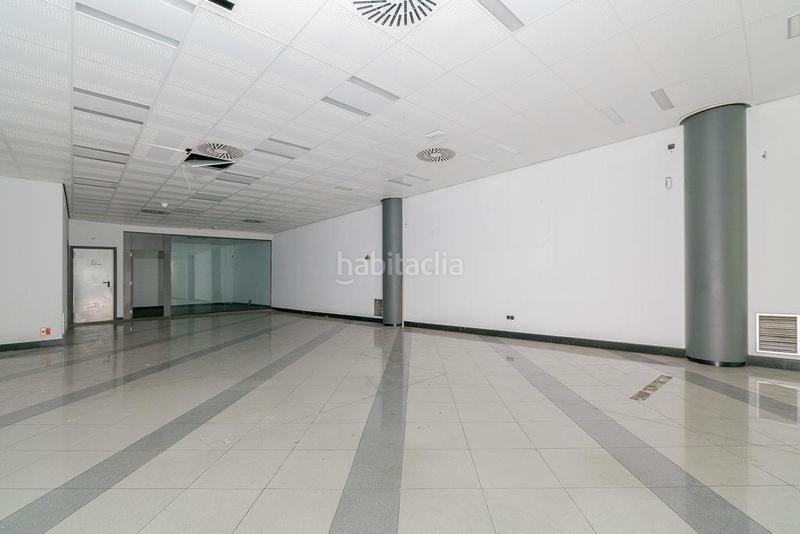 Foto 0841f8cc-2495-4025-b336-d0d2b33086f7. Business premise in calle venezuela 46 in Plaza España - Corte Inglés Vigo