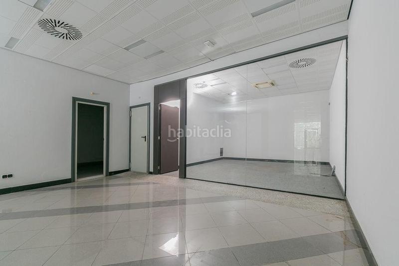 Foto 0a210213-f4c1-45e8-bb80-64c1de30a645. Business premise in calle venezuela 46 in Plaza España - Corte Inglés Vigo