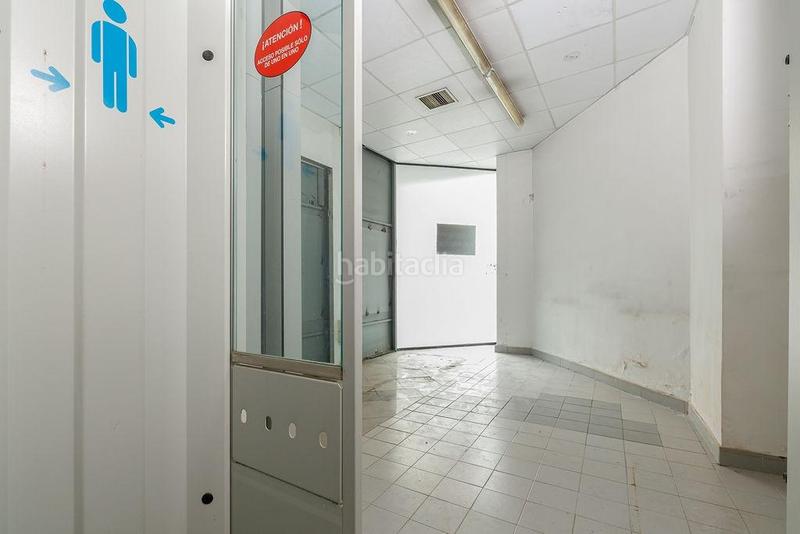 Foto 4aeb4ecd-9bc4-41fe-aaca-2c66429dda63. Business premise in calle venezuela 46 in Plaza España - Corte Inglés Vigo