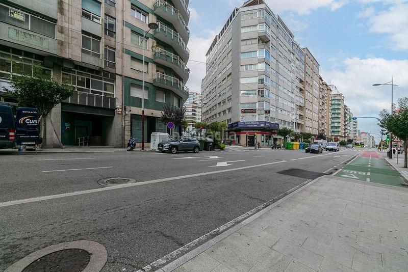Foto 6e65580b-f65e-4bd2-8213-a583e4a60bf0. Business premise in calle venezuela 46 in Plaza España - Corte Inglés Vigo