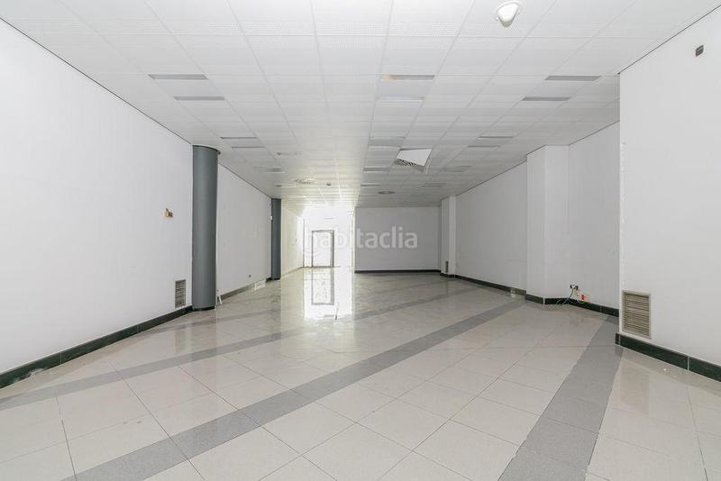 Foto 86e6b204-b299-478f-a62f-e33c0e2d09a5. Business premise in calle venezuela 46 in Plaza España - Corte Inglés Vigo