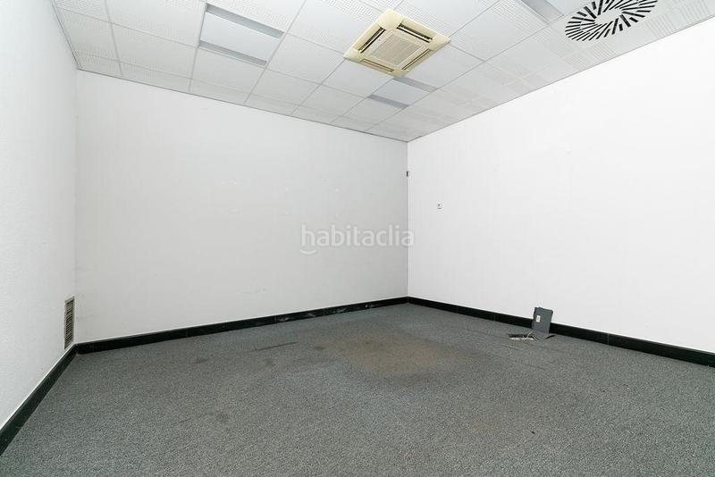 Foto a2499190-2ca2-4f4a-a619-5152e1febead. Business premise in calle venezuela 46 in Plaza España - Corte Inglés Vigo