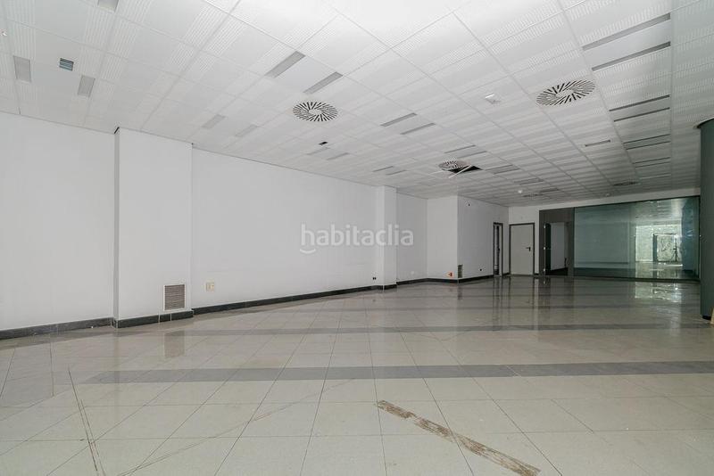 Foto df9aa04b-c5ed-43bc-92c2-2924370d33ae. Business premise in calle venezuela 46 in Plaza España - Corte Inglés Vigo