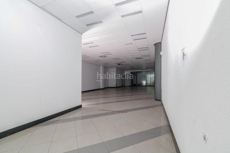 Foto b5ff6633-21a0-4259-9563-976c994165ff. Locale commerciale in calle venezuela 46 in Plaza España - Corte Inglés Vigo