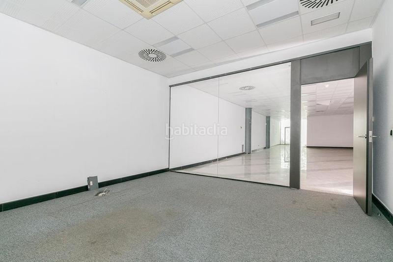 Foto cb0cd0b0-c4ba-435e-b015-33eda6c7b679. Locale commerciale in calle venezuela 46 in Plaza España - Corte Inglés Vigo