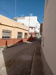 Casa en San García. Casa de tres plantas en algeciras.